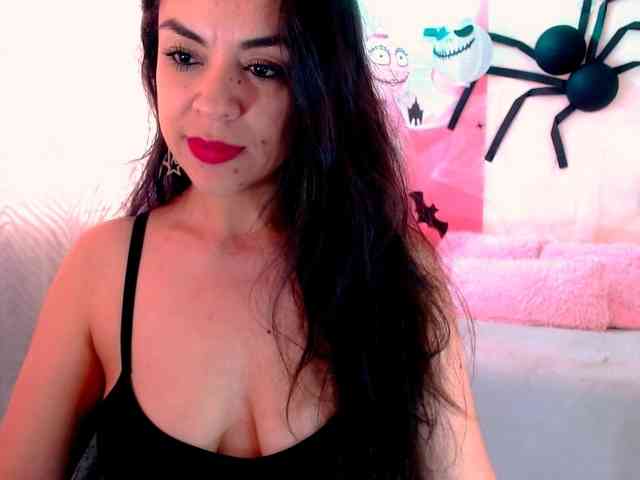 LATINGODDESS69 webcam