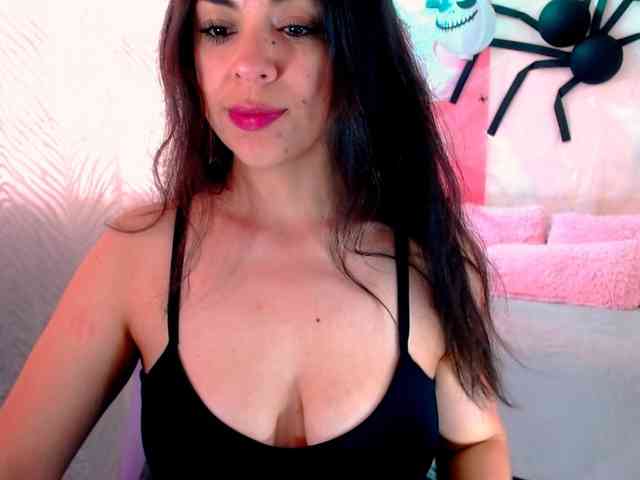 LATINGODDESS69 webcam