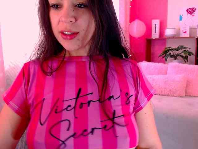 LATINGODDESS69 webcam