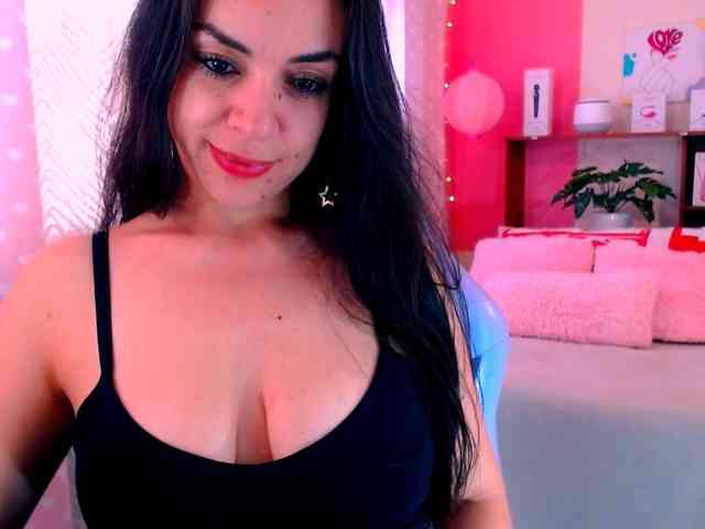 LATINGODDESS69 webcam