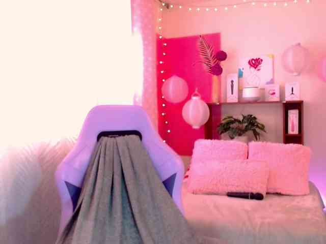 LATINGODDESS69 webcam