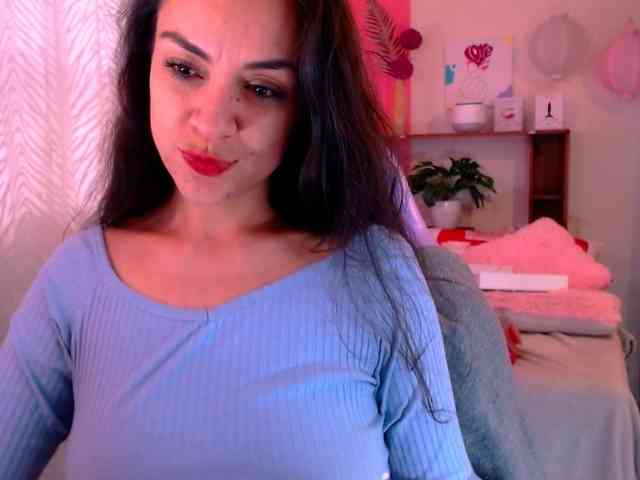 LATINGODDESS69 webcam