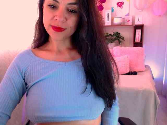 LATINGODDESS69 webcam
