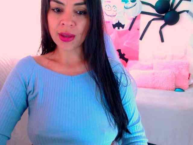 LATINGODDESS69 webcam