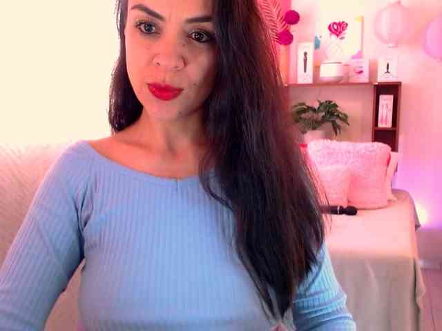LATINGODDESS69 webcam