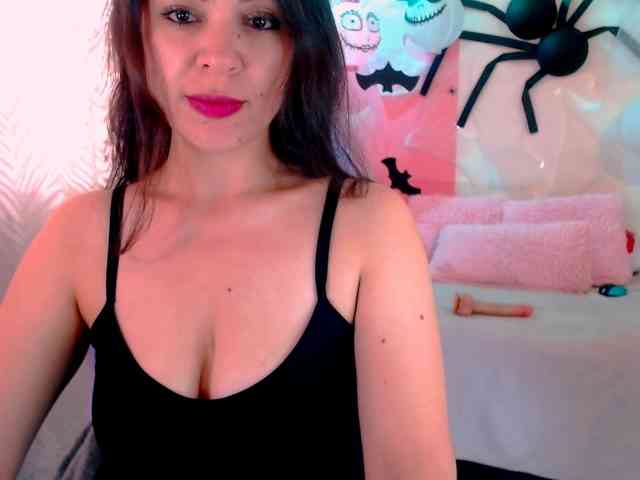 LATINGODDESS69 webcam