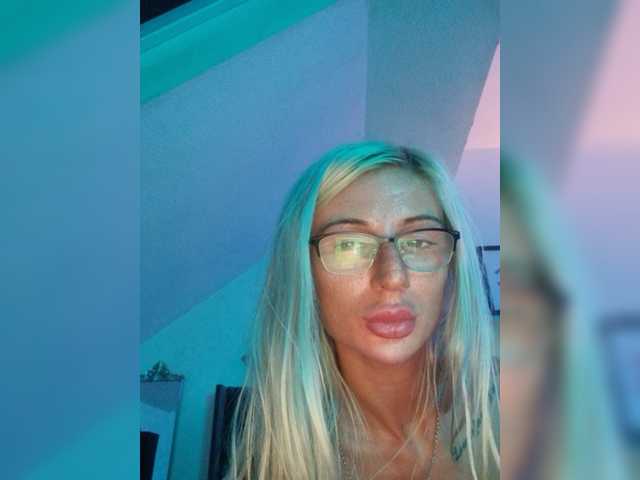 Emerlynlee — bongacams