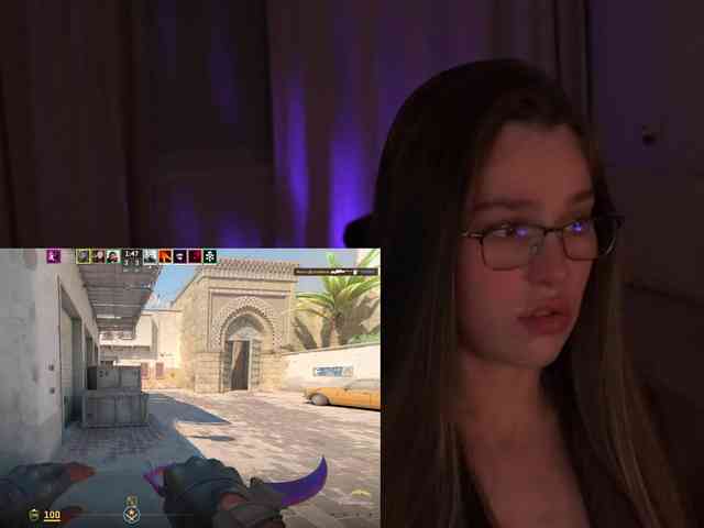 FemaleJesus1 webcam