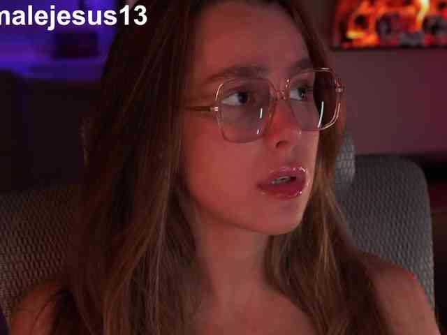 FemaleJesus1 webcam