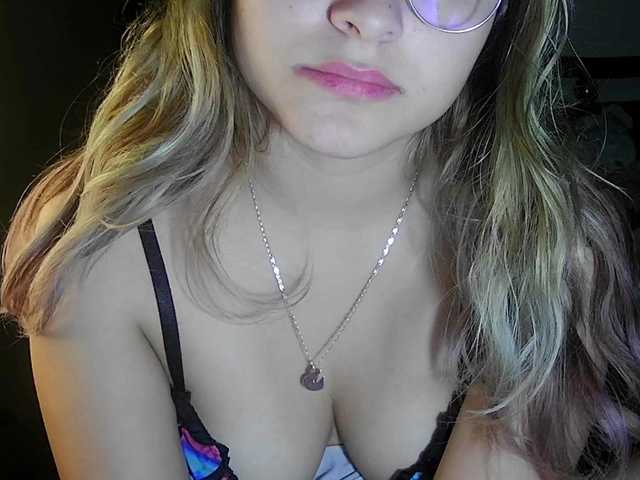 StarEli webcam bongacams model stream image