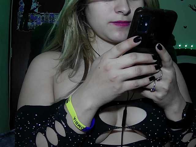 Elith20's BongaCams show and profile