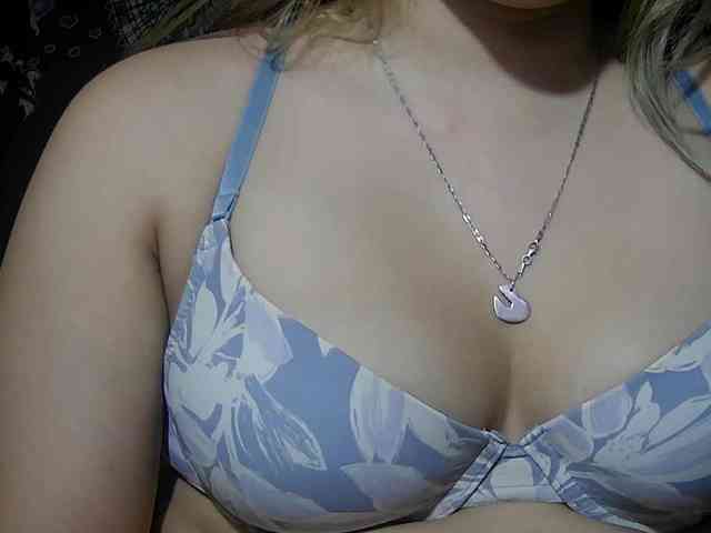 Elith20 Live Webcam on BongaCams