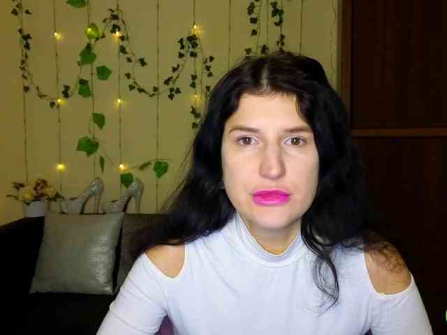 AliannaSoloKisses webcam