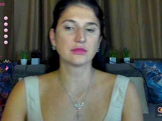AliannaSoloKisses webcam