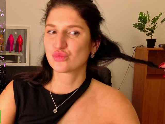 AliannaSoloKisses webcam