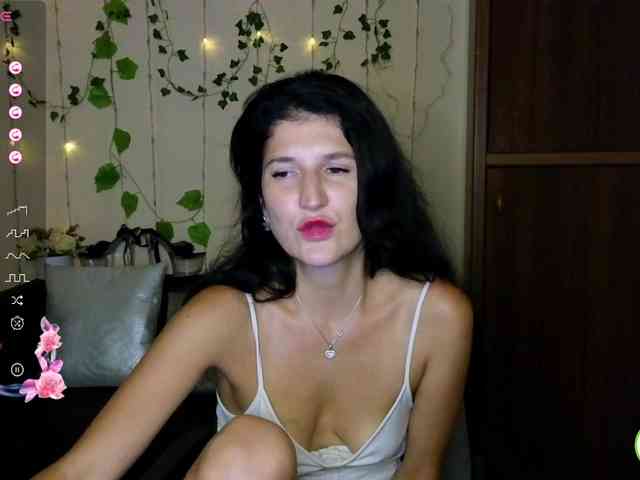 AliannaSoloKisses webcam