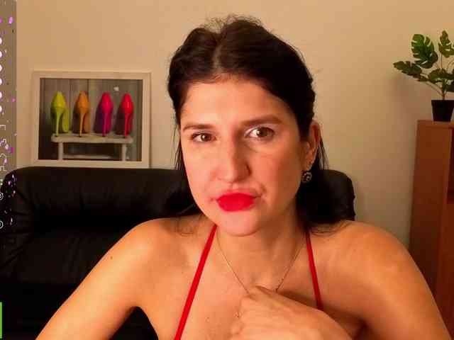 AliannaSoloKisses webcam