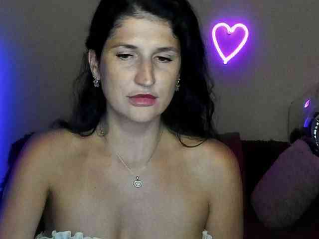 AliannaSoloKisses webcam