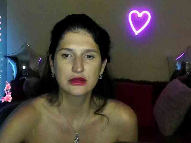 AliannaSoloKisses webcam