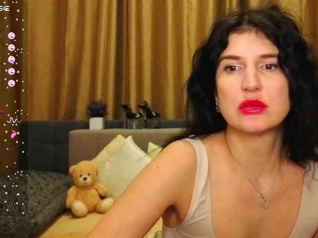 AliannaSoloKisses webcam