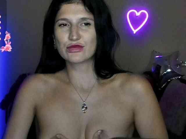 AliannaSoloKisses webcam