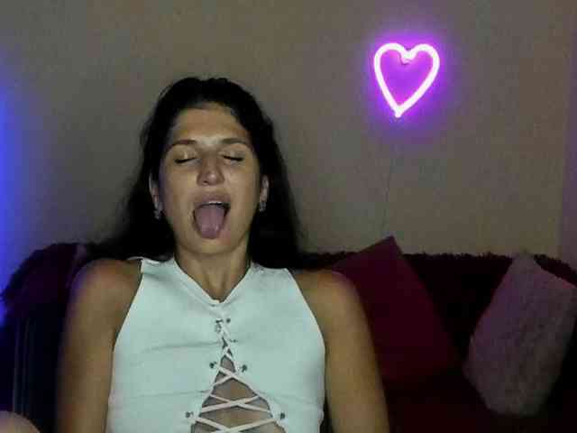 AliannaSoloKisses webcam