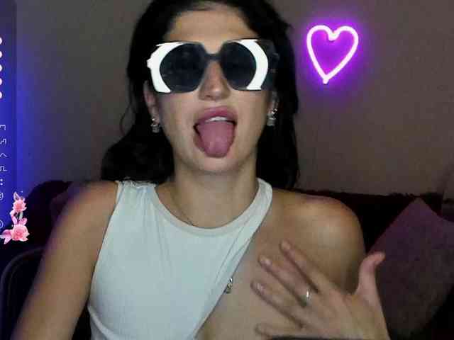 AliannaSoloKisses webcam