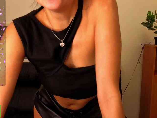 AliannaSoloKisses webcam