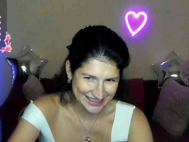 AliannaSoloKisses webcam