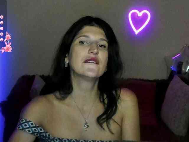 AliannaSoloKisses webcam