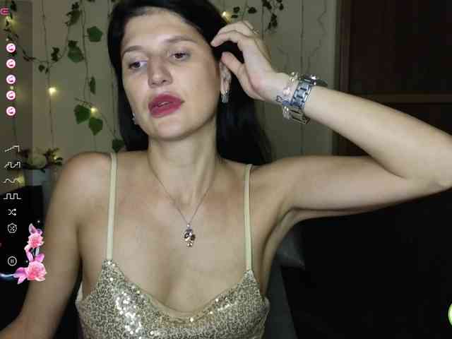 AliannaSoloKisses webcam