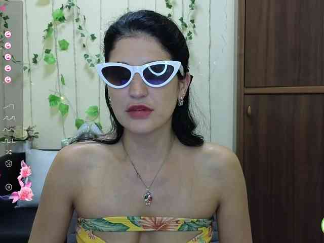 AliannaSoloKisses webcam