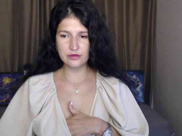 AliannaSoloKisses webcam