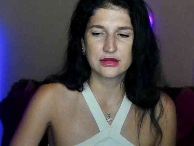AliannaSoloKisses webcam