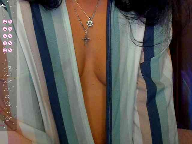 AliannaSoloKisses webcam