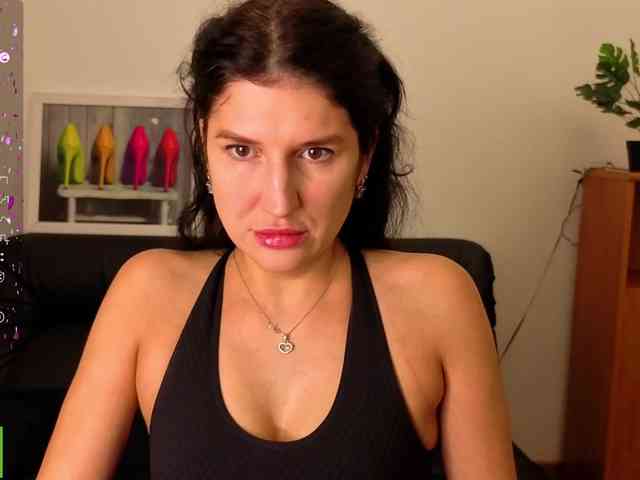 AliannaSoloKisses webcam