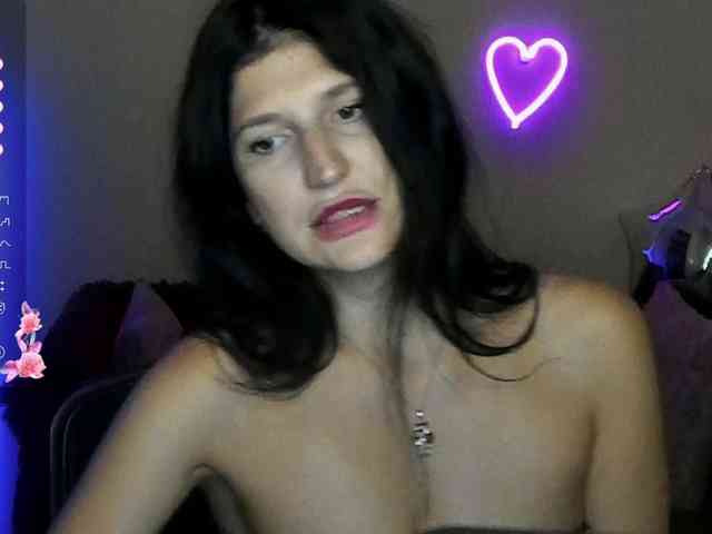 AliannaSoloKisses webcam