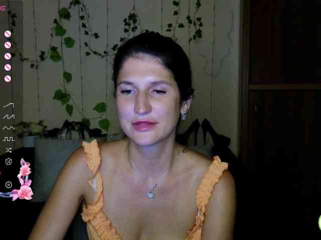 AliannaSoloKisses webcam