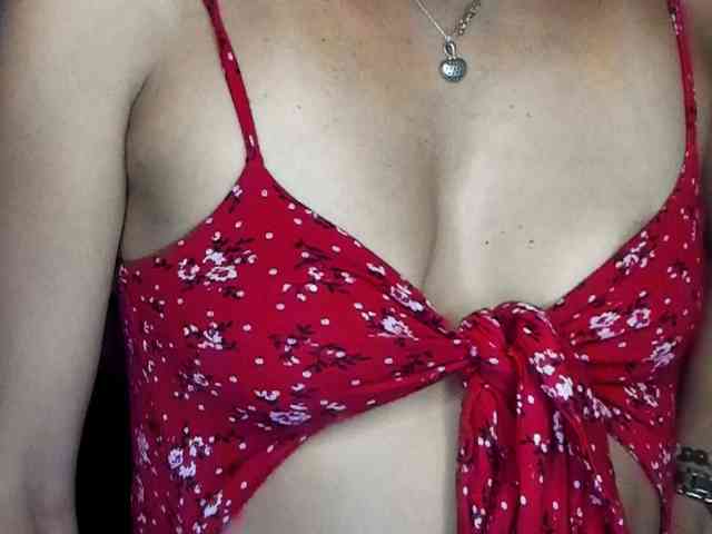 AliannaSoloKisses webcam