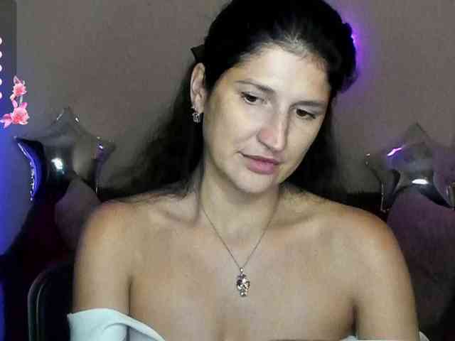 AliannaSoloKisses webcam