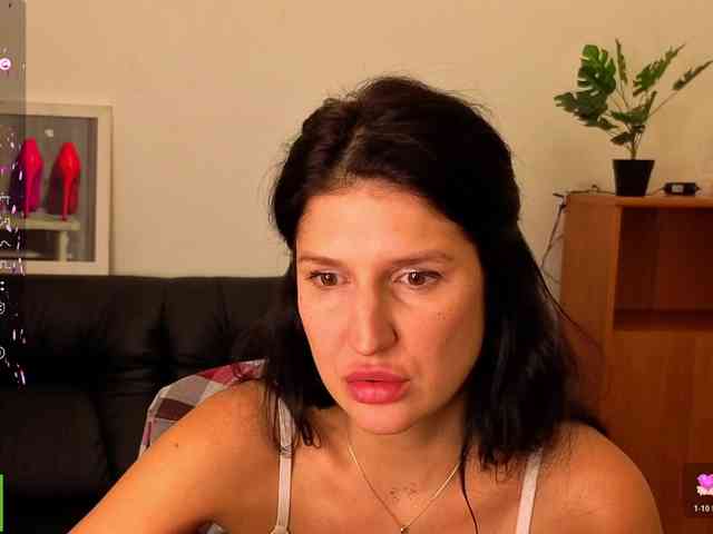 AliannaSoloKisses webcam