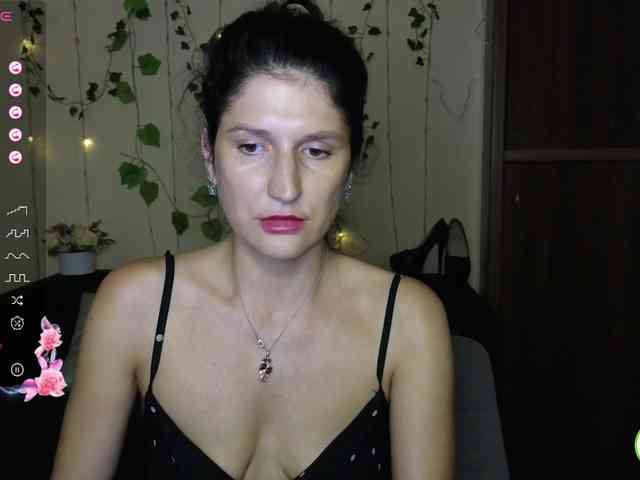 AliannaSoloKisses Live Webcam on BongaCams AliannaSoloKisses Live Webcam on BongaCams