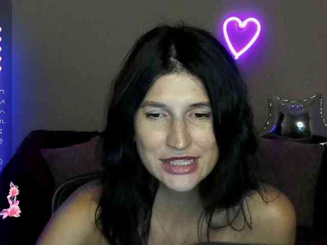 AliannaSoloKisses webcam