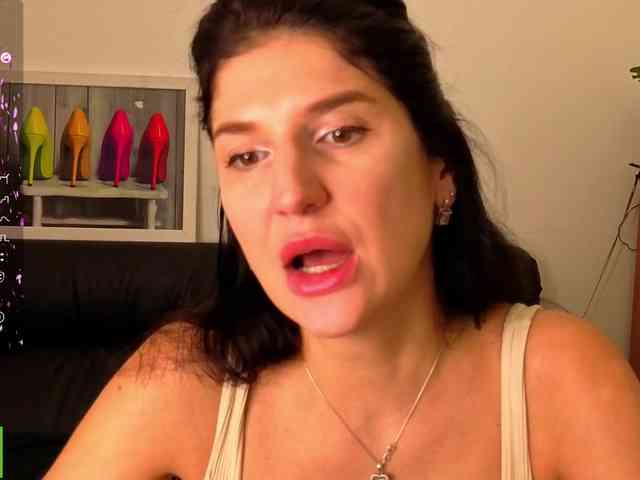 AliannaSoloKisses webcam