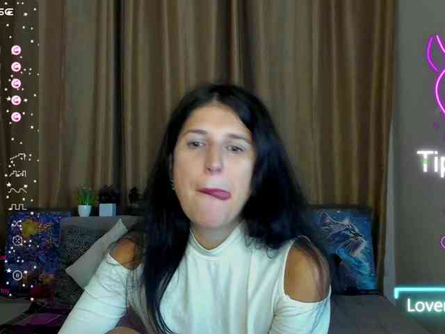 AliannaSoloKisses webcam