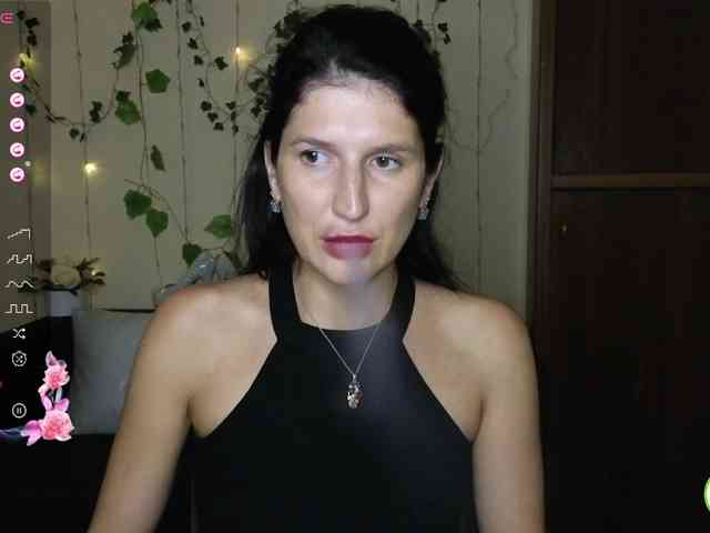 AliannaSoloKisses webcam