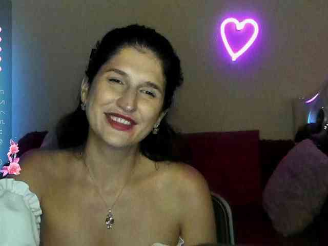 AliannaSoloKisses webcam