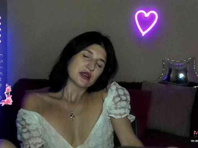 AliannaSoloKisses webcam