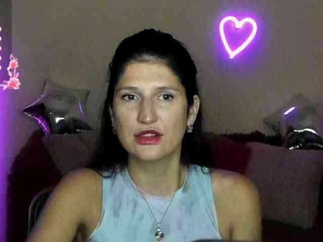AliannaSoloKisses webcam