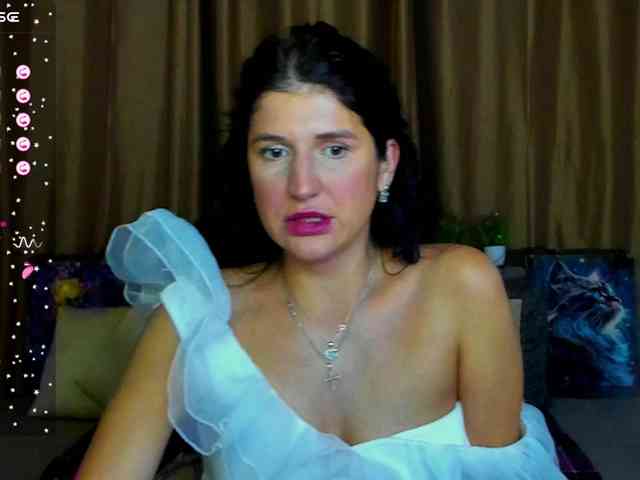 AliannaSoloKisses webcam